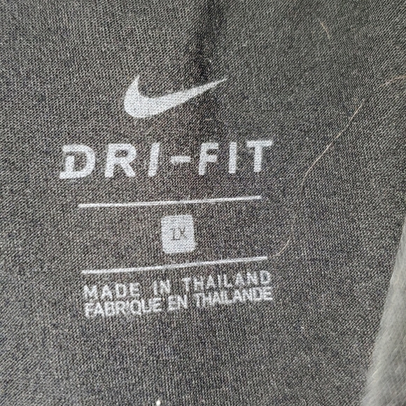 NWOT NIKE DRI-FIT WORK OUT SHIRT - Picture 5 of 5